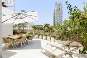 Brand New Duplex Penthouse steps to the beach - parking